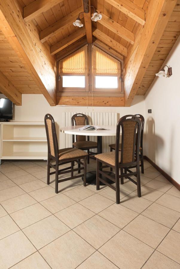 Chalet Kiara - Appartamenti Abar Livigno Exterior photo
